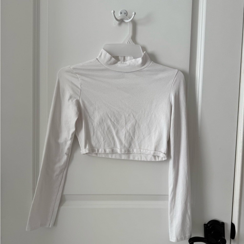 Pretty Little Thing White Long Sleeve Crop Mock Neck